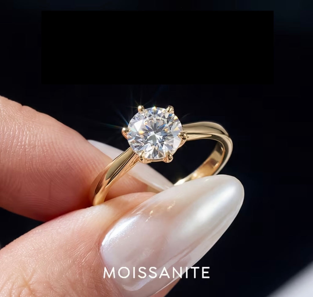 Sparkling 0.5/1 Carat Moissanite Ring